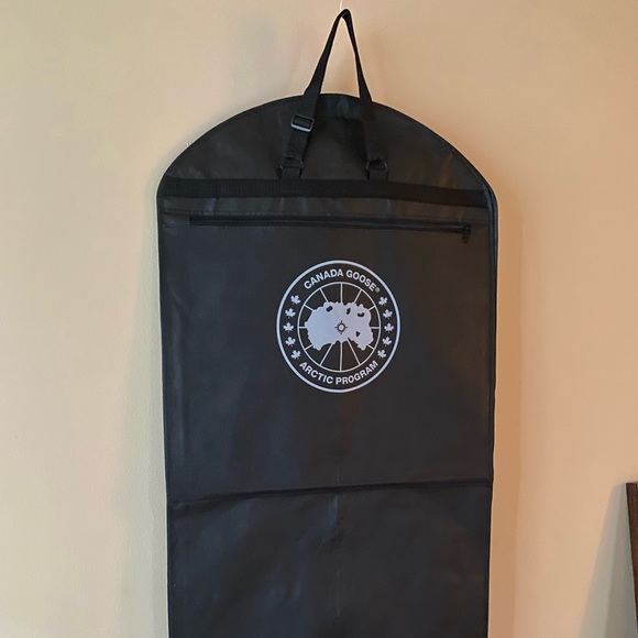 Canada Goose Garment Bag - Picture 4 of 7
